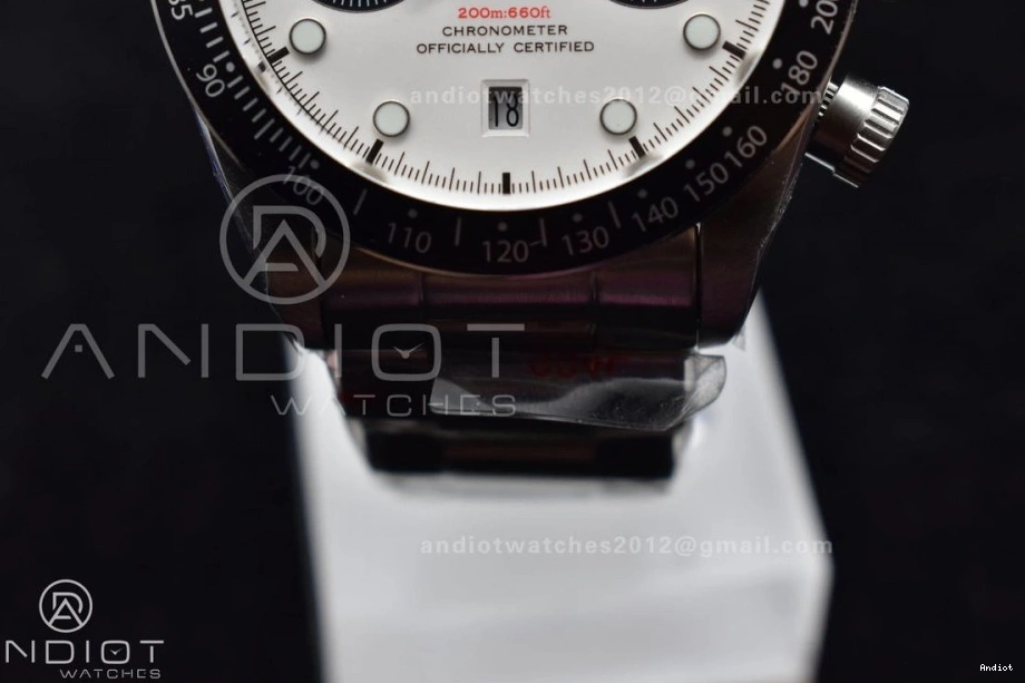 Bay White 1:1 on SS TWS Dial A Resilient Bracelet Black SS Best Edition Chrono 522 0722